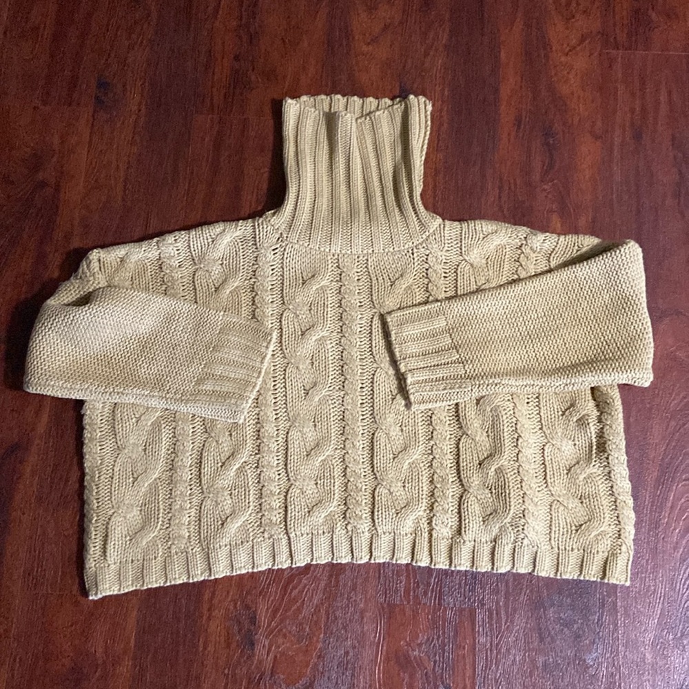 Love tree tan cropped turtleneck cable sweater size L